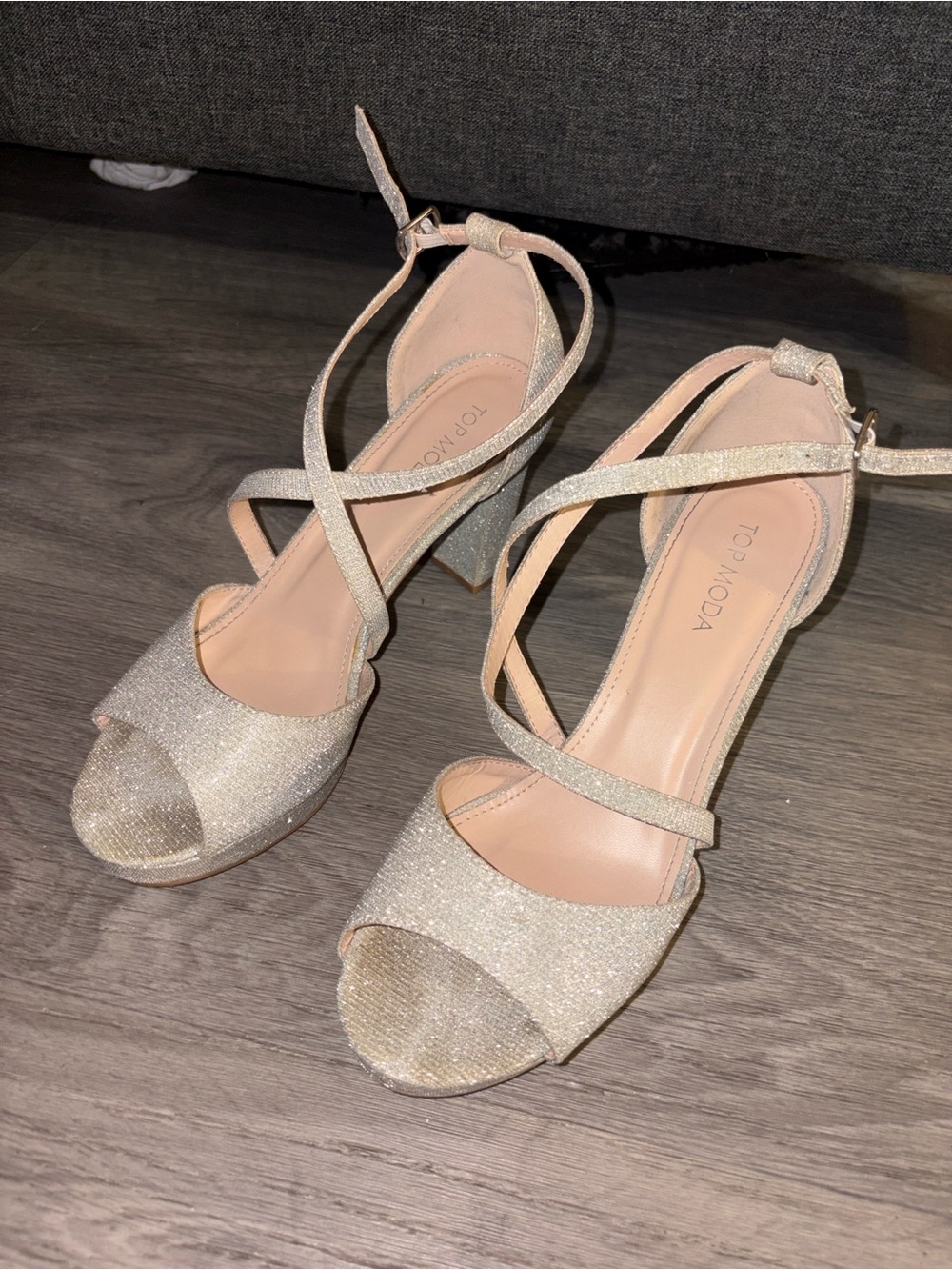 TOP MODA Glitter Strappy Block Heel Sandals in Champagne